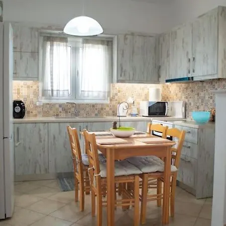 Modern Near Ermioni 펜션 *