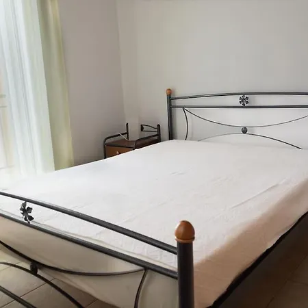 بيت للعطل Modern Near Ermioni